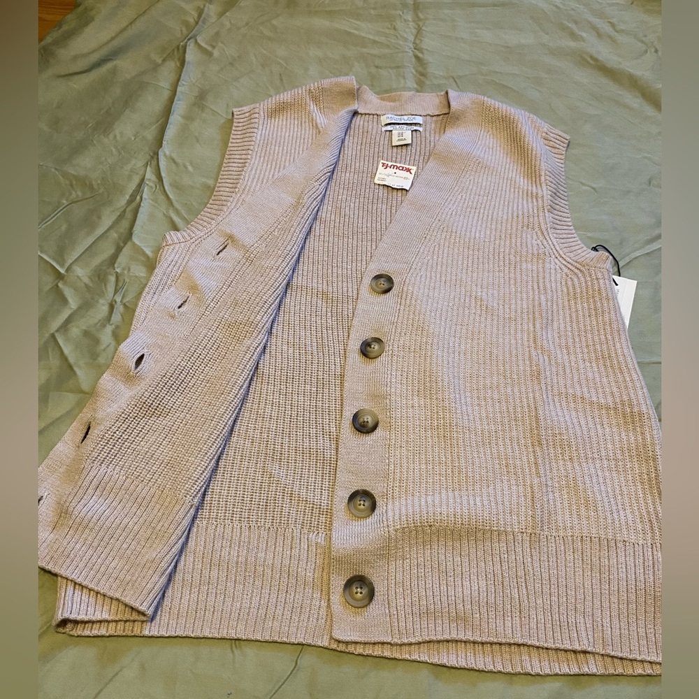 NWT Rachel Zoe Women's Tan Extra Fine Merino Wool Sweater Vest - Size M - Picture 4 of 16